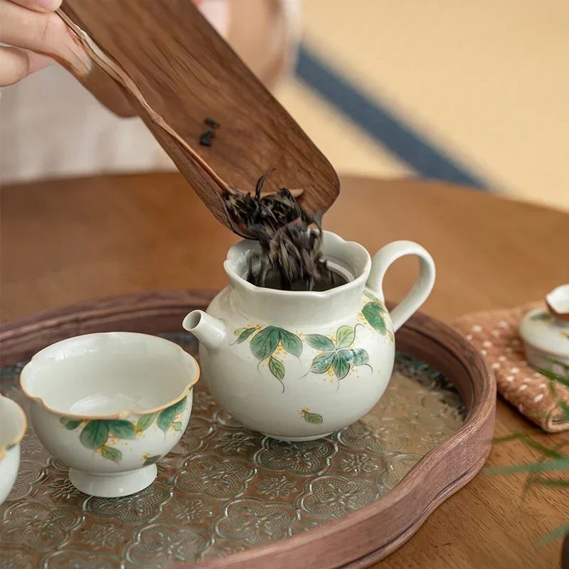 Exquisite Ceramic Tea Pot Portable Travel Tea Infuser Outdoor Ball Hole Filter Teapot Handmade Ceramic Tea Accessories