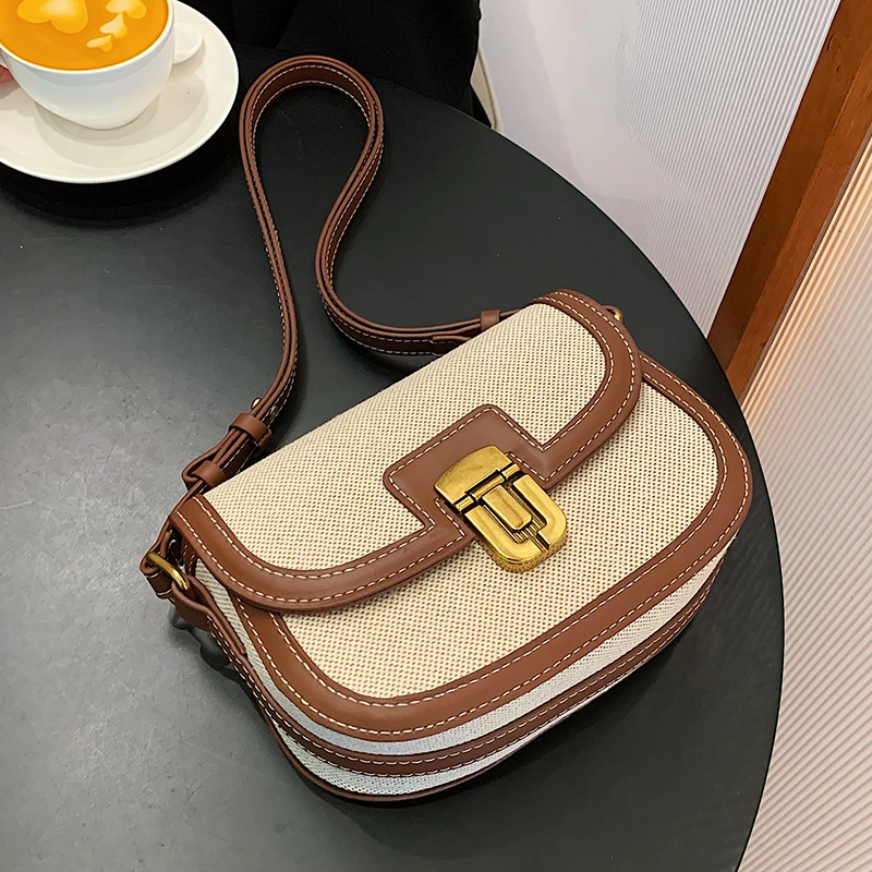 

Hot Selling Women's 2022 Autumn/winter New Niche Design Messenger Bag Small Square Bag
