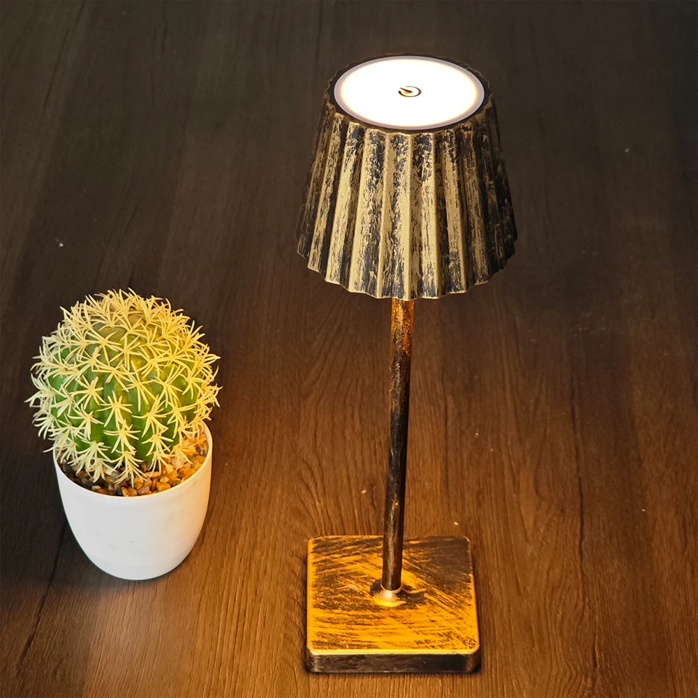 Lampe de bureau LED sans fil, commande tactile, Rechargeable par USB, 3 couleurs, gradation continue, lumières d'ambiance 3 Lampe de bureau LED sans fil, commande tactile, Rechargeable par USB, 3 couleurs, gradation continue, lumières d'ambiance 3