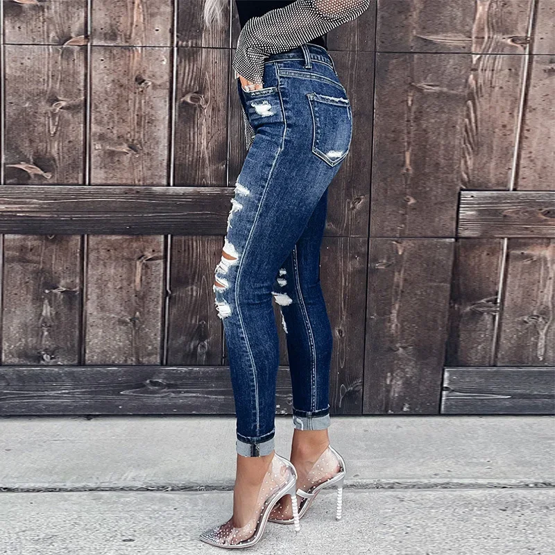 Рисунок 2 - Модные женские облегающие бриджи на весну и лето