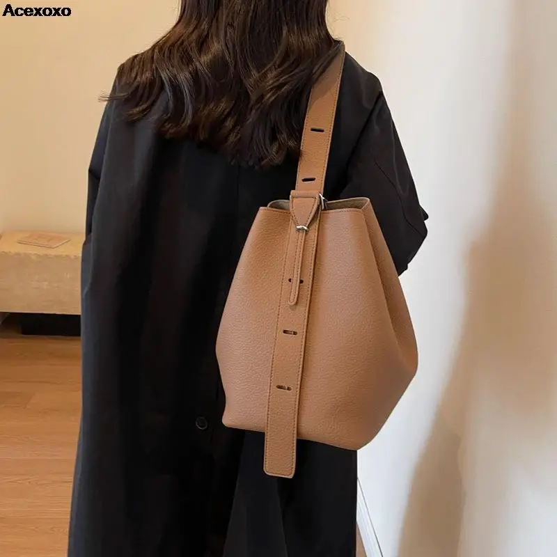 

Women's bag design bucket bag