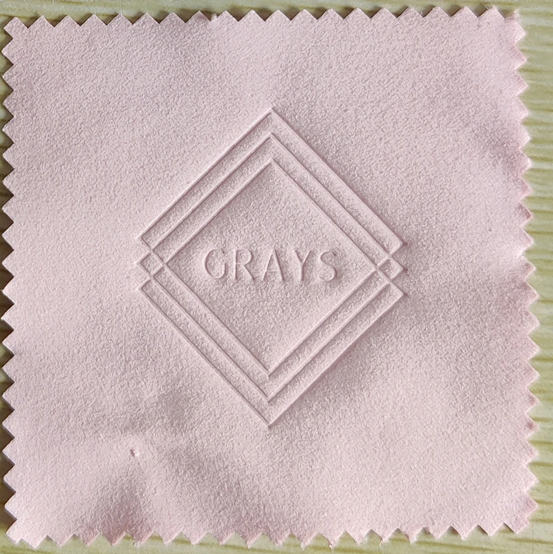 폴리싱 천 5*5cm 맞춤 로고 오프화이트 스웨이드 금색 및 은색 목걸이 보석 천 엠보싱 금색 100개