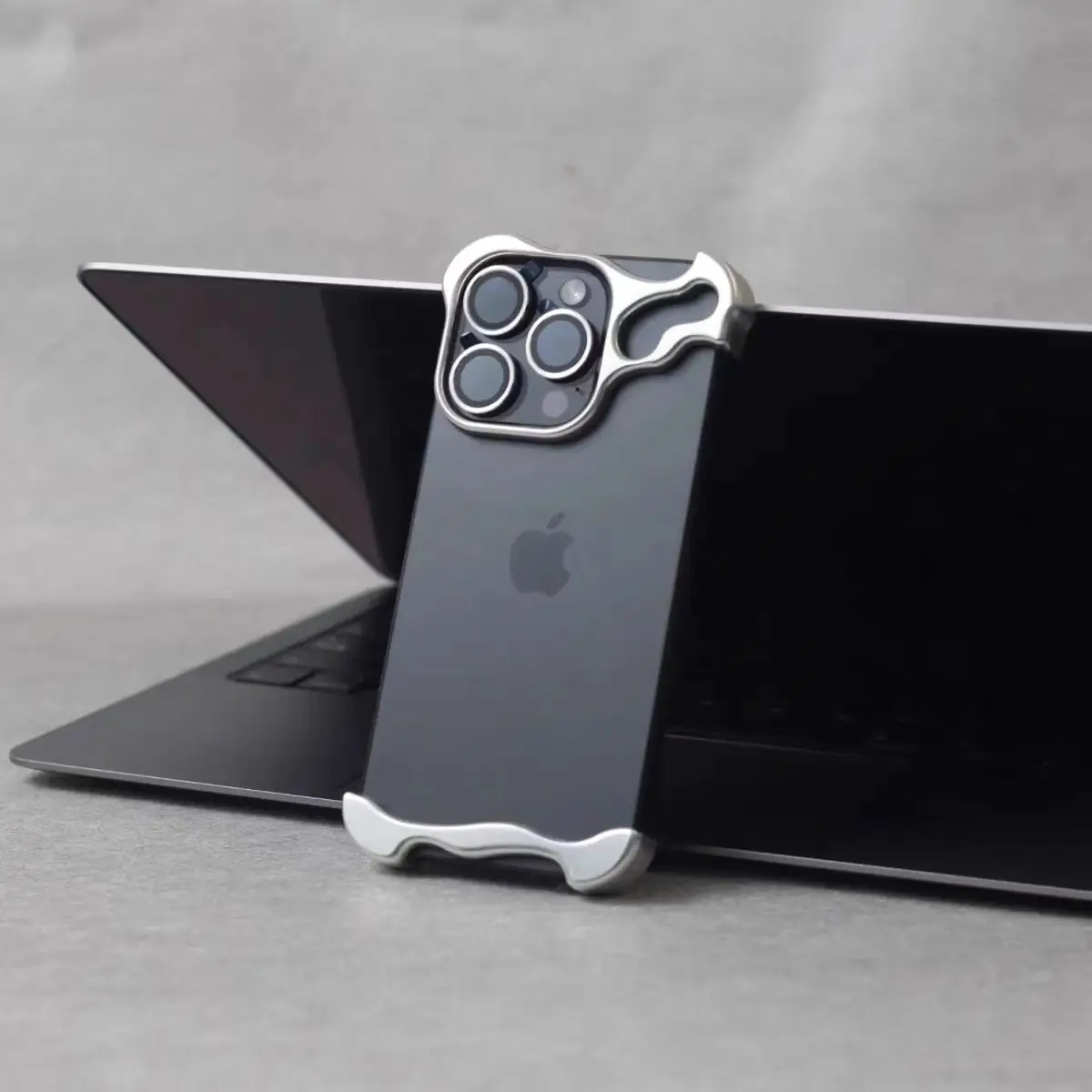 Funda de teléfono de aleación de titanio sin marco de metal para iPhone 16 15 14 13 12 Pro Max Plus Película protectora de lente con forma protectora anticaída