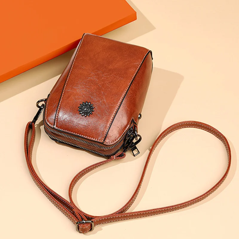 Women's Bag Designer Vintage Crossbody Soft Leather Mobile Phone Shoulder Bags Cellphone Bags Daily Messenger Bags for Women