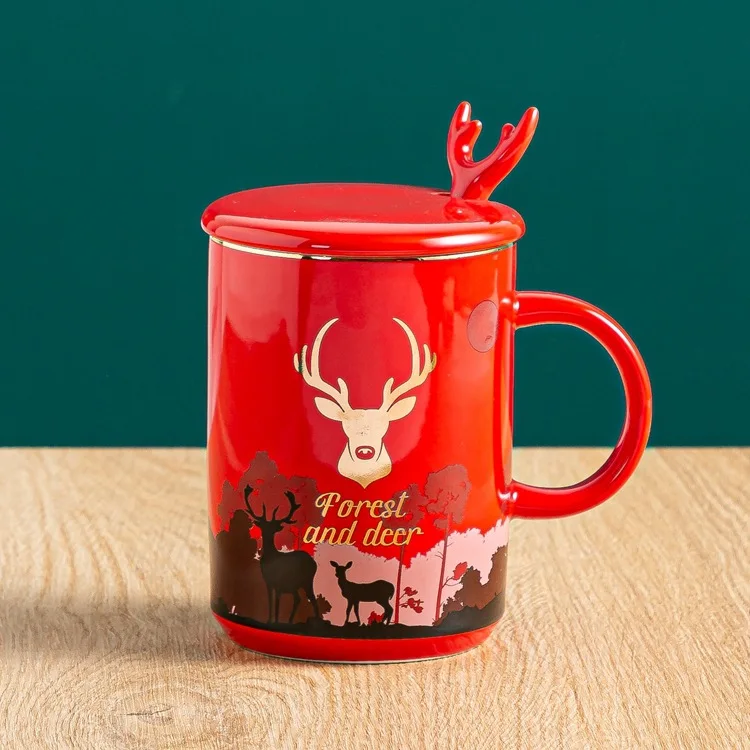 

Nordic Cute Couples Mugs Christmas Elk Figurines Cup With Lid Ceramic Milk Tea Coffee Bottle Festival Gift Kawaii Mug