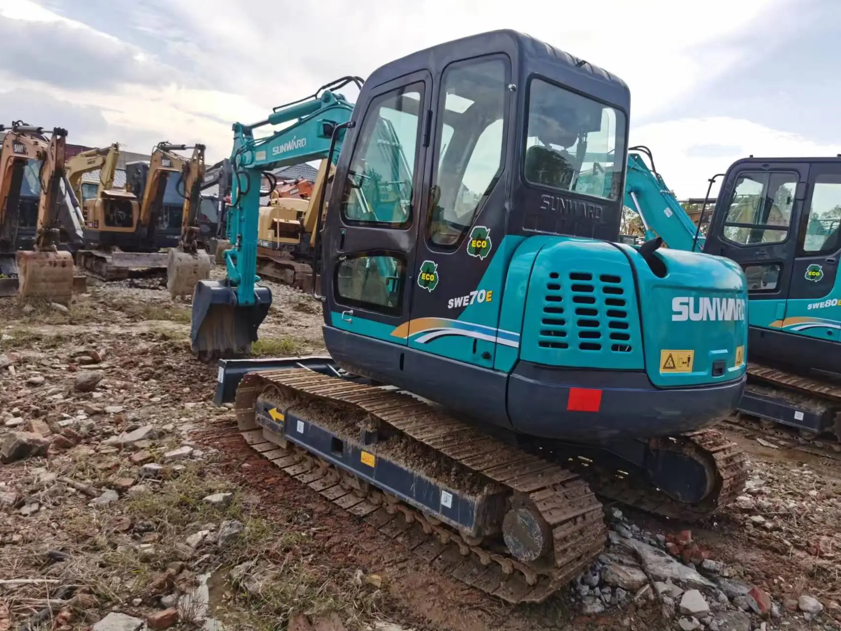 Рисунок 4 - Продажа брендовых экскаваторов Sunward Swe70e