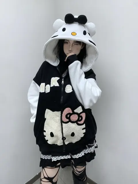2NE1 × ハローキティ フード付きスウェット 2NE1 ハローキティ スウェットセット ガールズグループ「2NE1