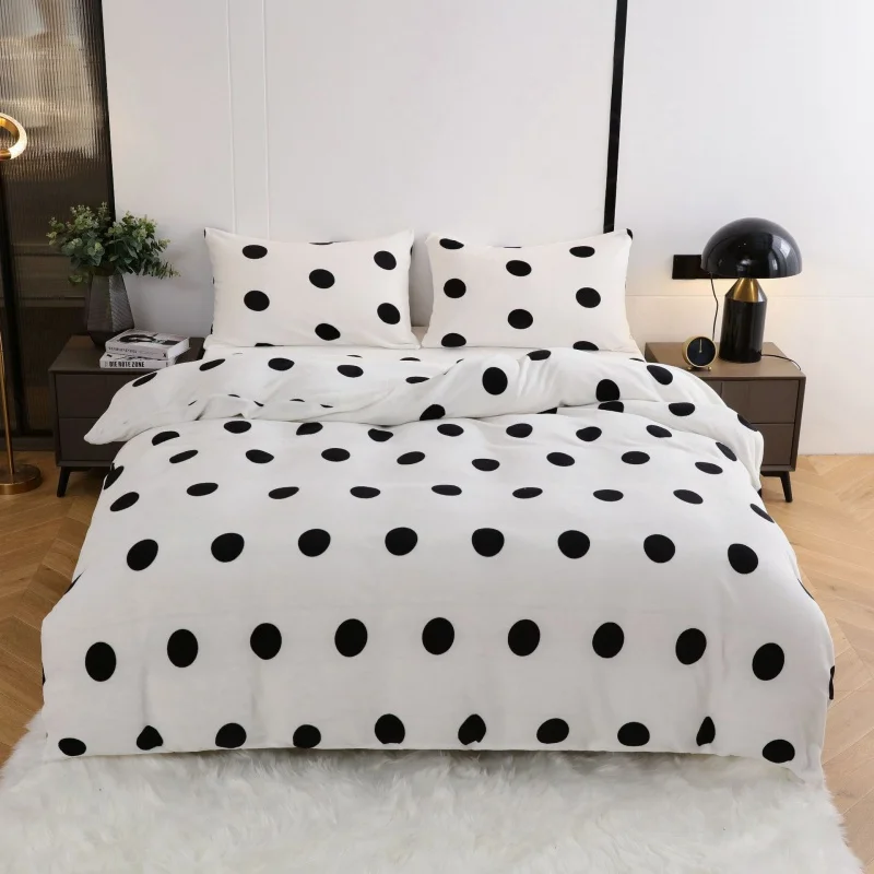 

Three-Piece Warm Winter Milk Fiber Coral Velvet Pillowcase Quilt Cover