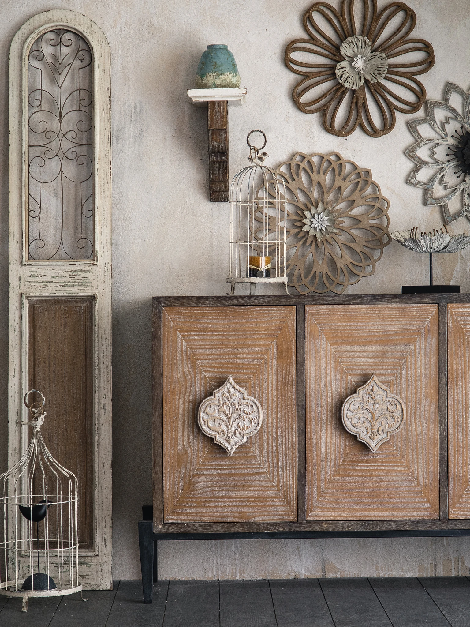 Рисунок 2 - Американский Ретро комод из массива