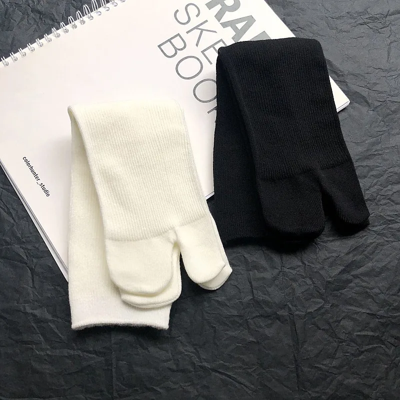 High Quality Combed Cotton Split Toe Socks Unisex Simple Comfortable Two-Toed Socks Japanese Harajuku Men Women's Tabi Socks