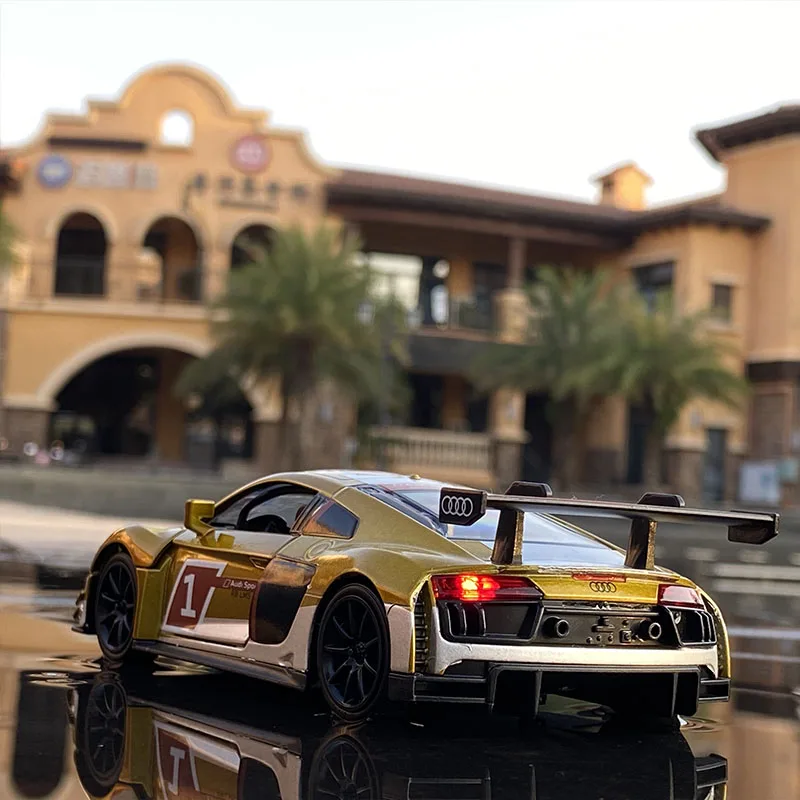 1:32 AUDI R8 Le Mans Alloy Racing Car Model Diecast & Toy Vehicles Metal Toy Car Model Sound and Light Collection Toy Gift 6