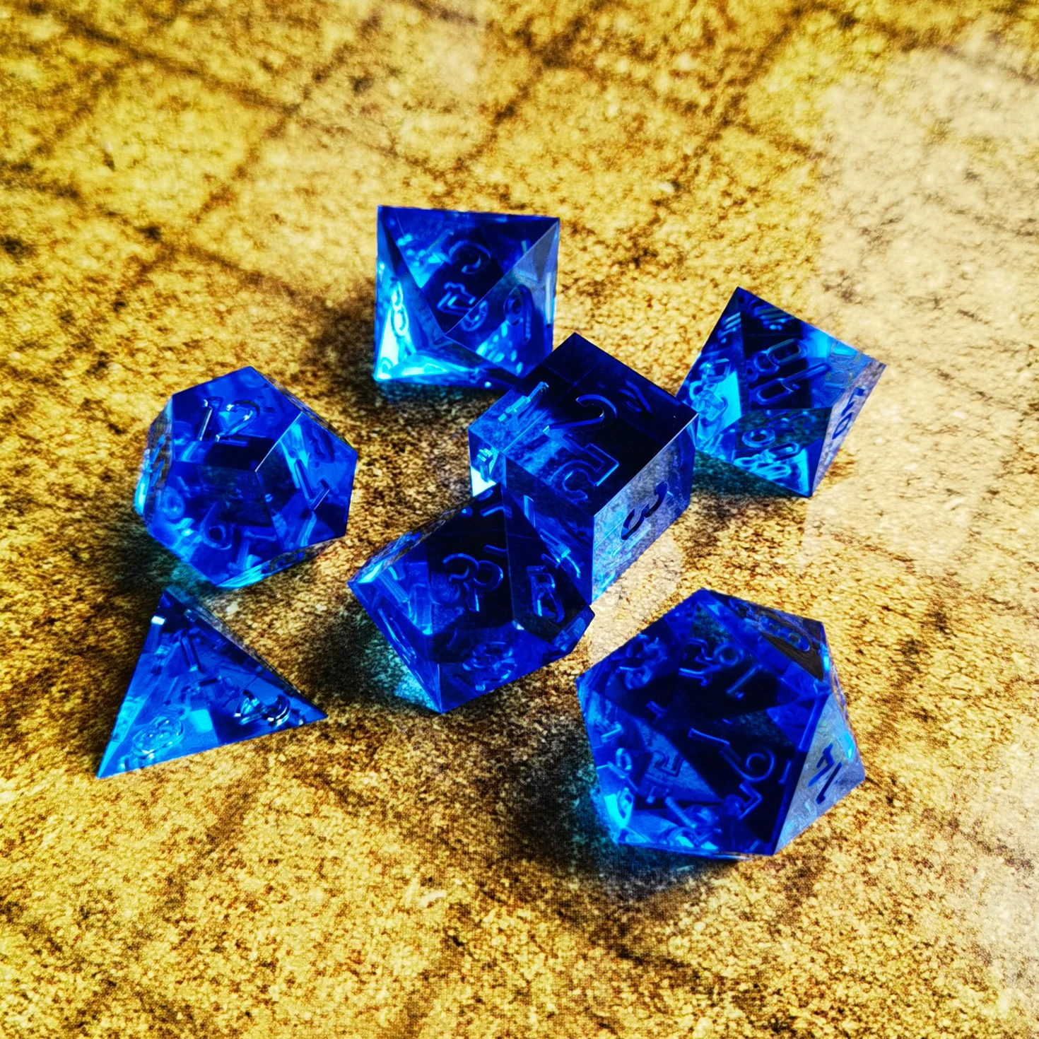 Bescon Crystal Clear Unpainted Sharp Edge DND Dice Set of 7 Razor Edged Polyhedral D&D Dice Set for Role Playing Games spindown dice set
