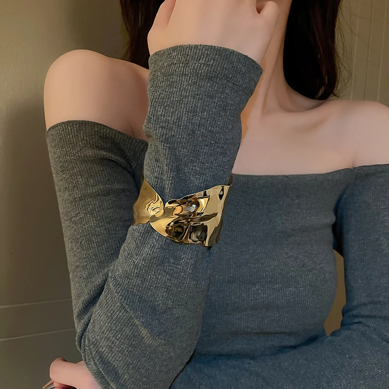 Geometric Alloy Bracelet for Women - Image 25