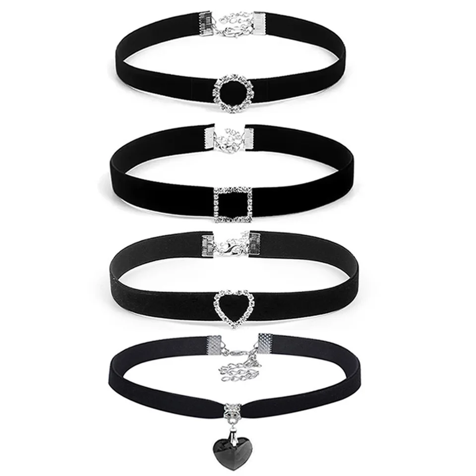 Collana in velluto nero. Collana con fiocco in velluto. Choker in velluto. Choker nero. Collana con cravatta Chocker. Choker avvolgente, collana con cravatta nera. Choker Boho - Italia