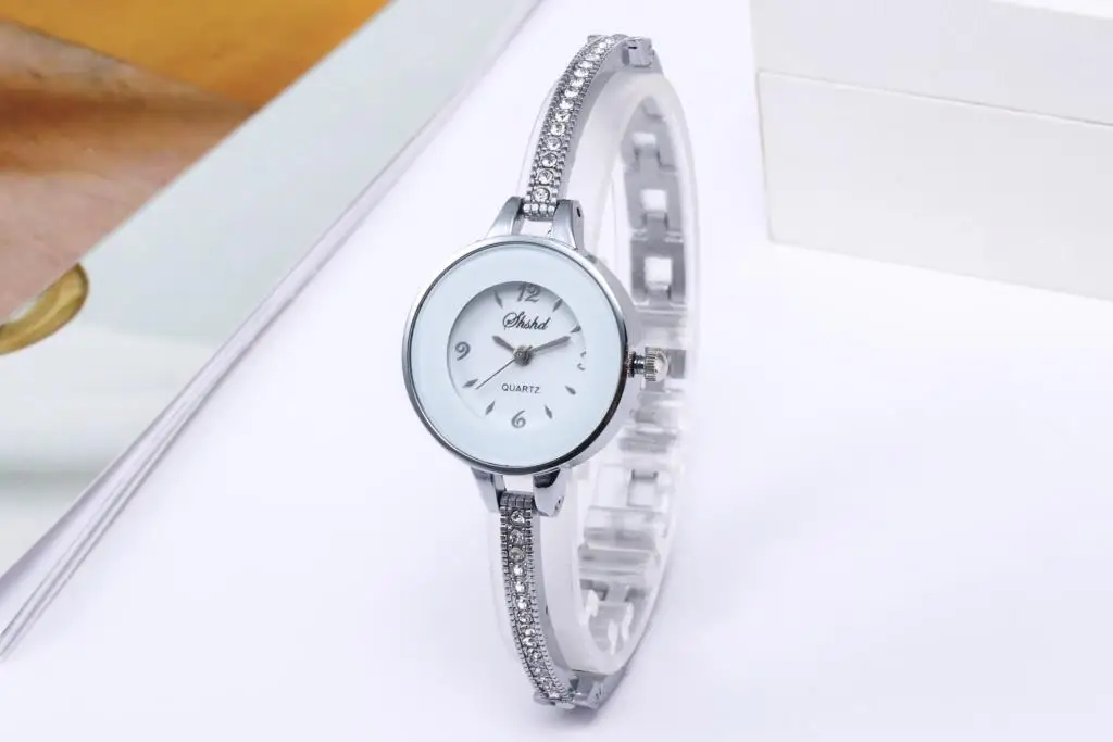 

Hot fashion personality design bracelet type watch quartz female watch