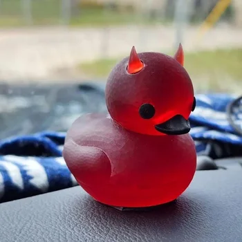 Decorazione interna per auto con anatra di cartone animato Ornamenti per console centrale per auto in miniatura Kawaii Bomboniere per la casa di Halloween Regali ideali