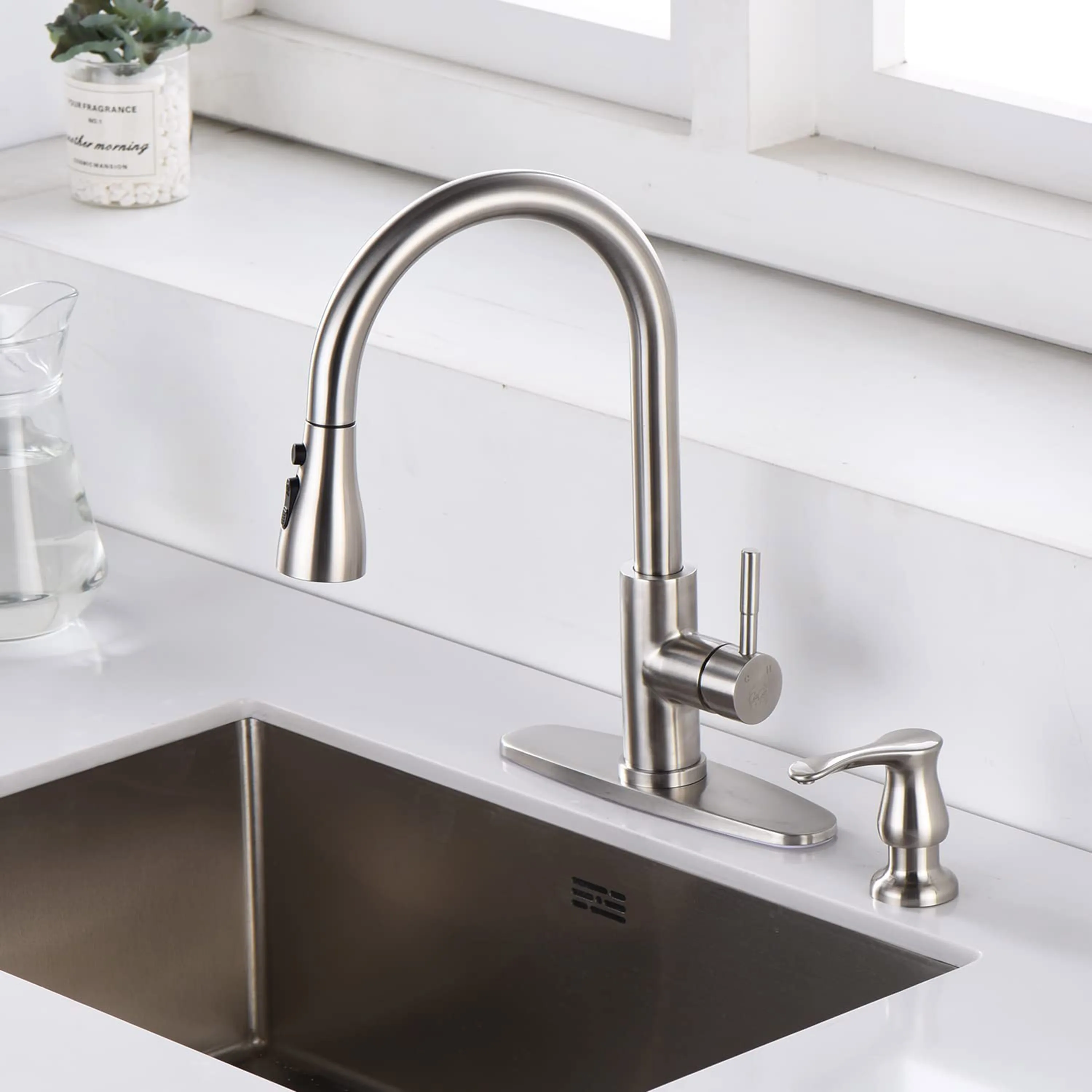 500ml Press-Type Sink Soap Dispenser Durable ABS Construction Easy-Press Design Kitchen and Bathroom Accessory soap liquid box pressing soap liquid box soap dispenser