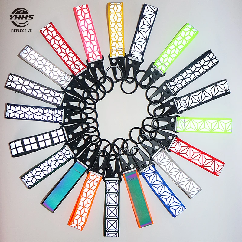 Reflective pendant 10cm Reflective Keychains High Visibility Reflector Pendant Traffic Safety Marker Night Cycling Bag Accessories Car Keyrings
