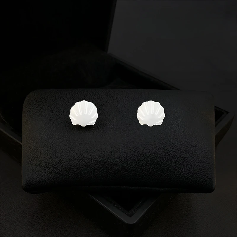 Natural Shell Scallop Magnetic Brooch Women's Suit Punch-Free Non-Hurt Silk Clothes Strong Magnet Corsage Ornament Jewelry 3858