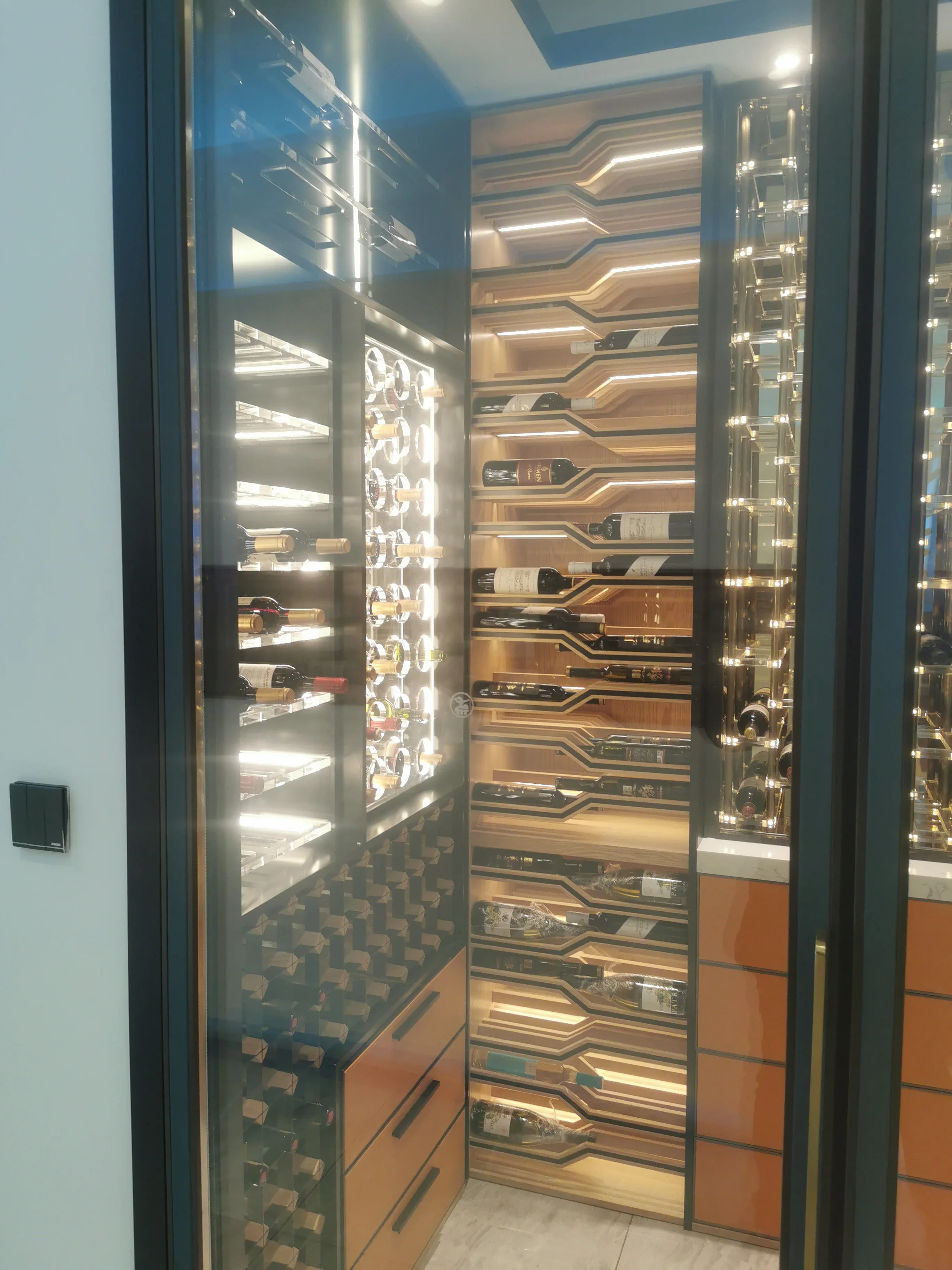 Luxury Glass Wine Cellar Display Rack Stainless Steel Wine Locker For Bar Living Room Furniture Or Home