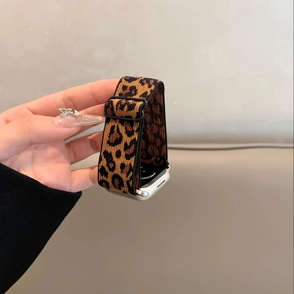 รูปสินค้า สายนาฬิกาไนลอนยืดลายเสือดาว สำหรับ Apple Watch