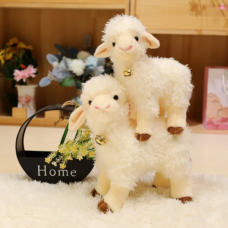 Kawaii małe jagnięce pluszowe lalki urocze zwierzę pluszowe owieczki słodkie dzwonki alpaki zabawki wysokiej jakości zabawki dla dzieci dziewcząt prezenty
