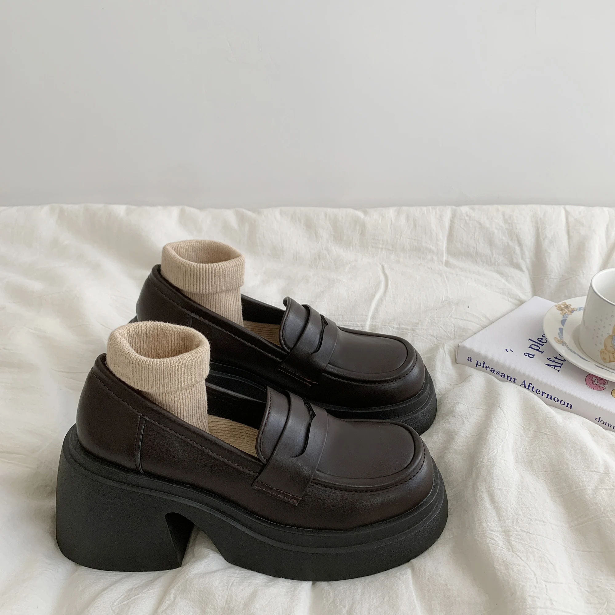 Zapatos coreanos informales para mujer, zapatillas negras planas, zuecos de  plataforma de estilo británico que combinan con todo, calzado Oxfords  redondo para mujer - AliExpress