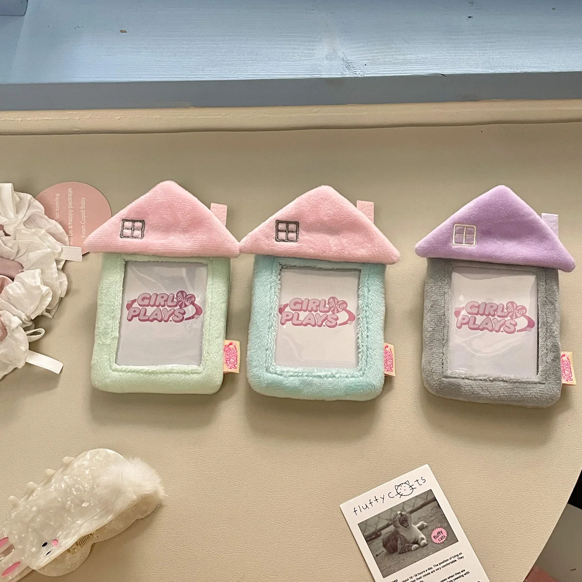 MINKYS Kawaii House Shape Fluffy 3 inch Kpop Photocard Holder Photo Card Holder Bag Pendant School Stationery 2