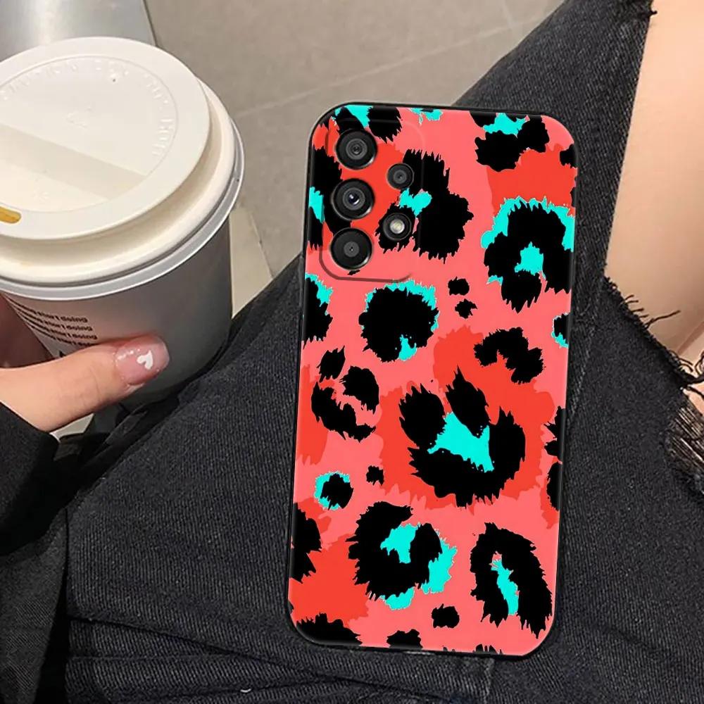 Chic Leopard Print Phone Case