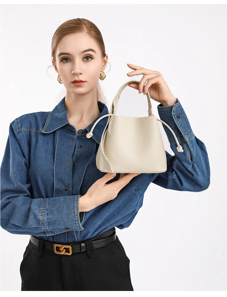 2026 Bucket Bag Neue Textur Echtleder Vielseitige Umhängetasche für Pendler Elegante Damenhandtasche Weiß Schwarz – Detail 14