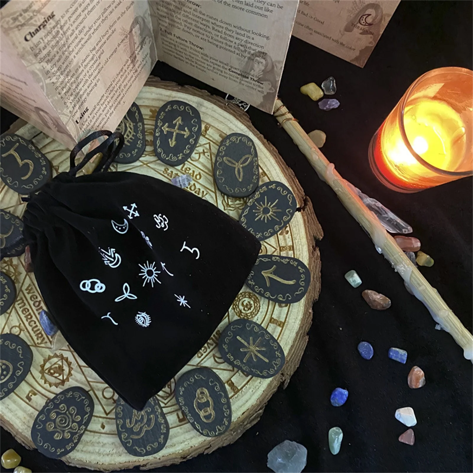 Set de Runes Gothiques de Sorcière Gravées main image 1