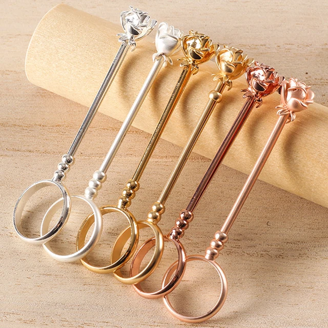 Elegant Cigarette Holder Ring Finger Holder Ring Skeleton Hand Design  Copper Cigarette Holder For Lady And Gentleman(2pcs, Gold+silver)