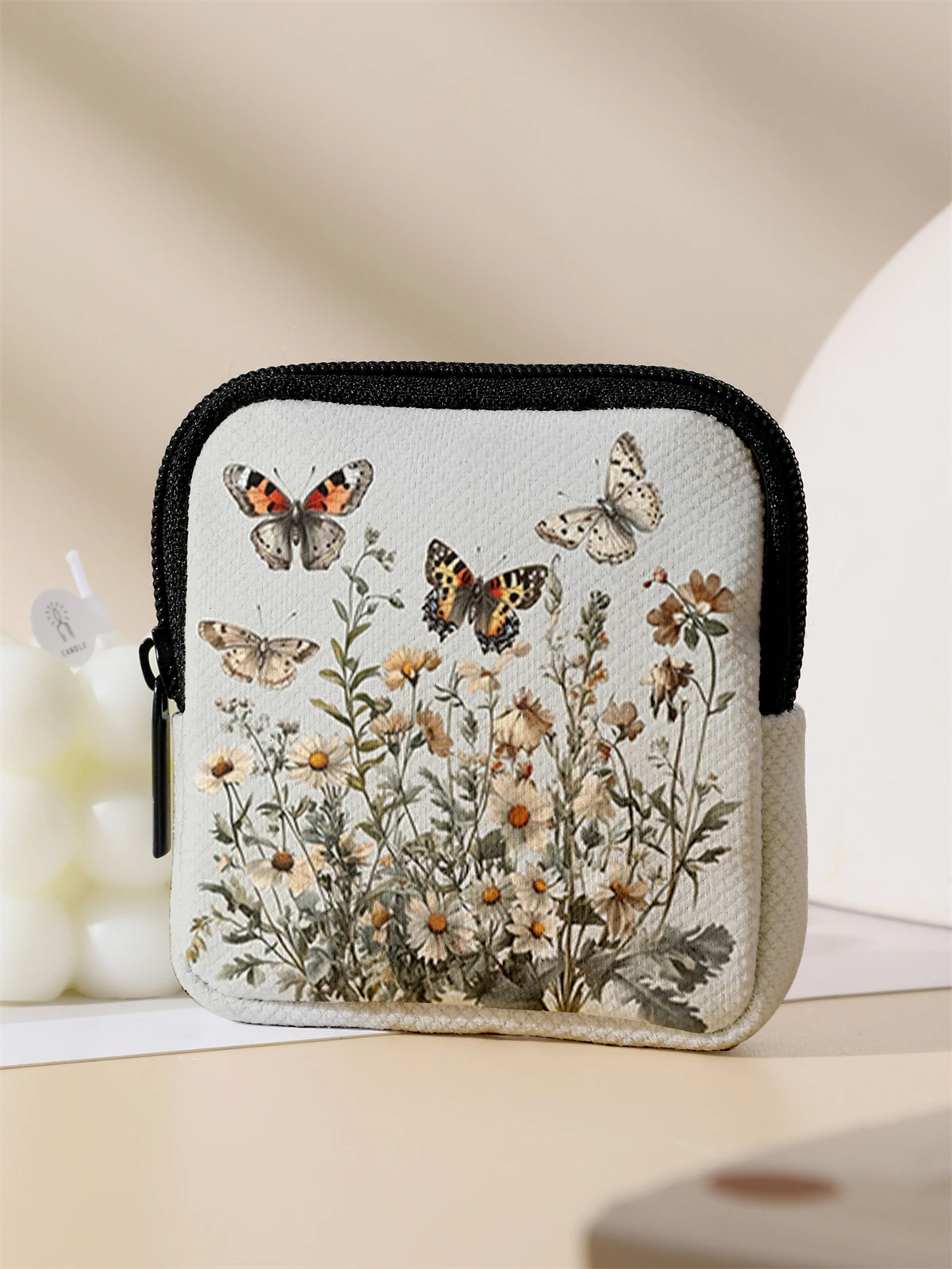 Large capacity coin wallets, digital printed wallets, and storage bags with floral patterns are ideal choices for gift giving