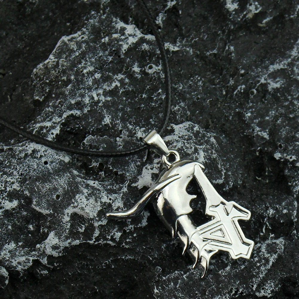 アニメブリーチウルキオラシファーマスクネックレスファッション