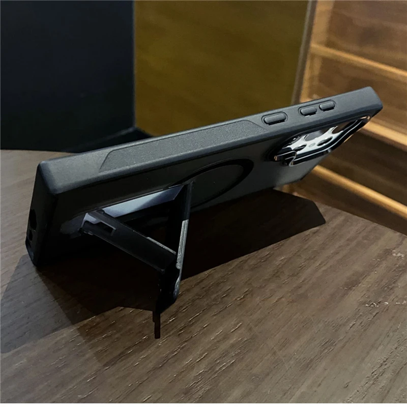 Luxury Folding Stand Magnetic Phone Case with Matte Translucent Back Cover