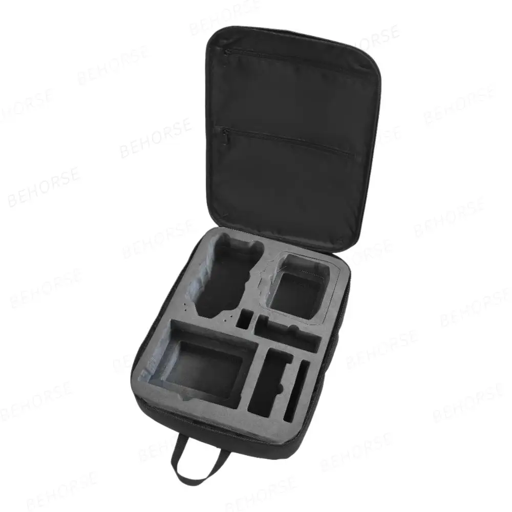 Sac à dos de transport étanche pour DJI Air 3S et Air 3 Fly More Combo porté par une personne, prêt pour l'aventure.
