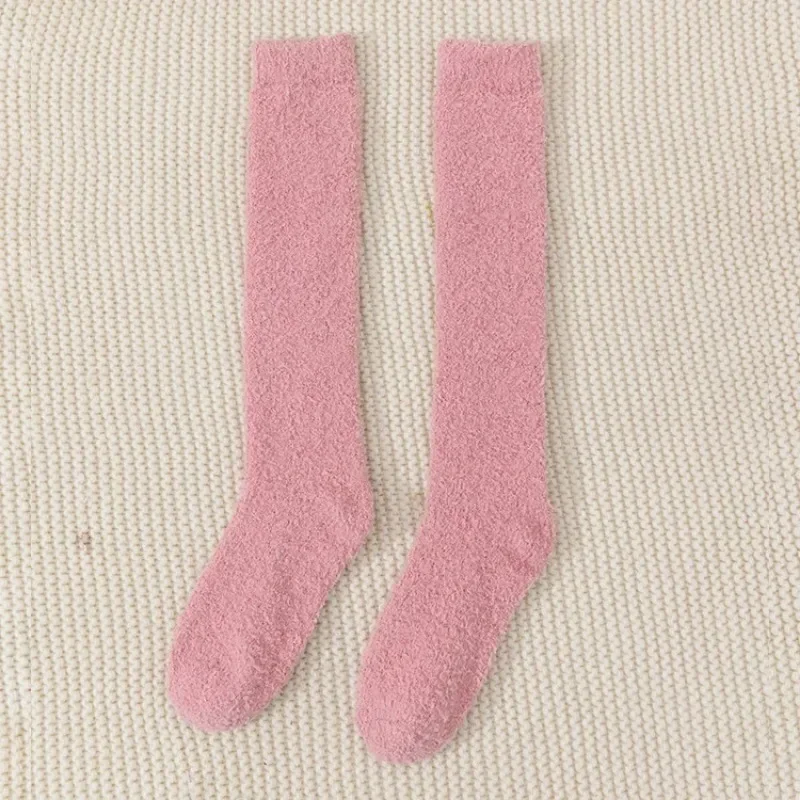 여성용 따뜻한 코랄 플리스 오버 무릎 높은 양말, 플러시 로리타 홈 수면 바닥 긴 양말, JK 솔리드 소프트 허벅지 높은 재미있는 양말, 겨울