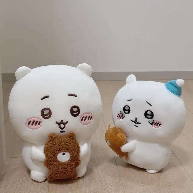 Crying Chiikawa Sleep Pillow Plushie - Image 5