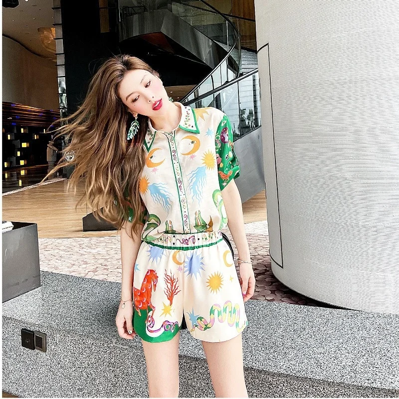 

Women's T-shirt Lively Age Reducing Y2k Tops Fashion Casual Shirt Shorts Two-piece Set Lady Summer Official Dress Graffiti Print