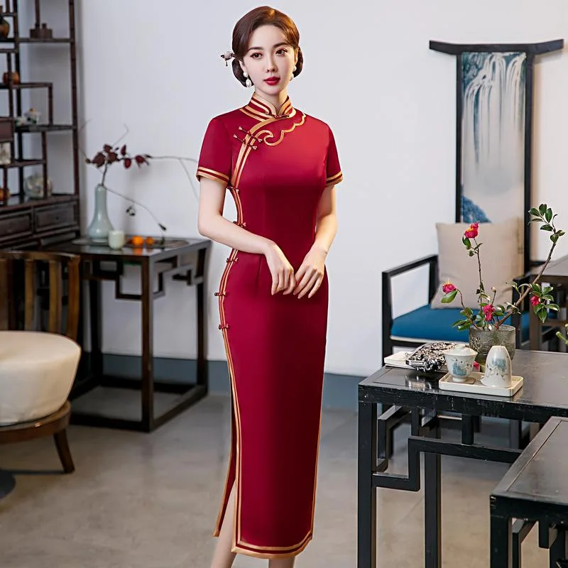 

Традиционное однотонное атласное длинное платье Ципао с воротником-стойкой и коротким рукавом китайское женское платье