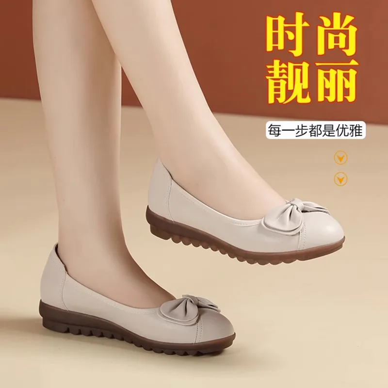 Tendon Bottom Mother Shoes Soft Leather Soft Bottom Comfortable Middle-Aged And Elderly Women'S Leather Shoes Flat Peas Single 3