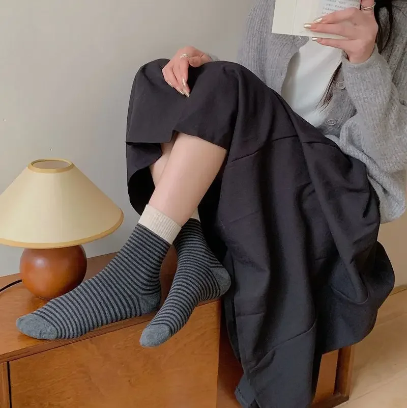 Winter Women Socks New Fashion Korean Style Mixed-Color Female Striped Socks Breathable Warm Casual Girls Cotton Crew Socks Soft