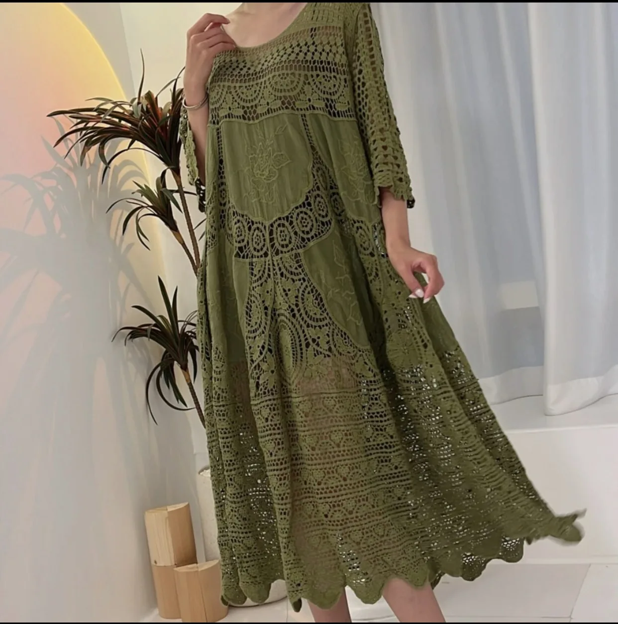 

Original summer Mori mid-sleeve hollowed-out knitting crocheted lace dress with waist waist in the long show thin lace dress wom
