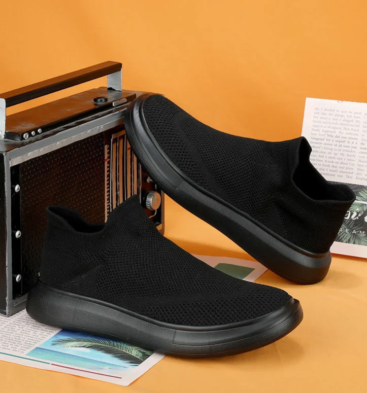 All black 45 breathable large size fly woven lazy foot men's sports and leisure shoes_voghion.com