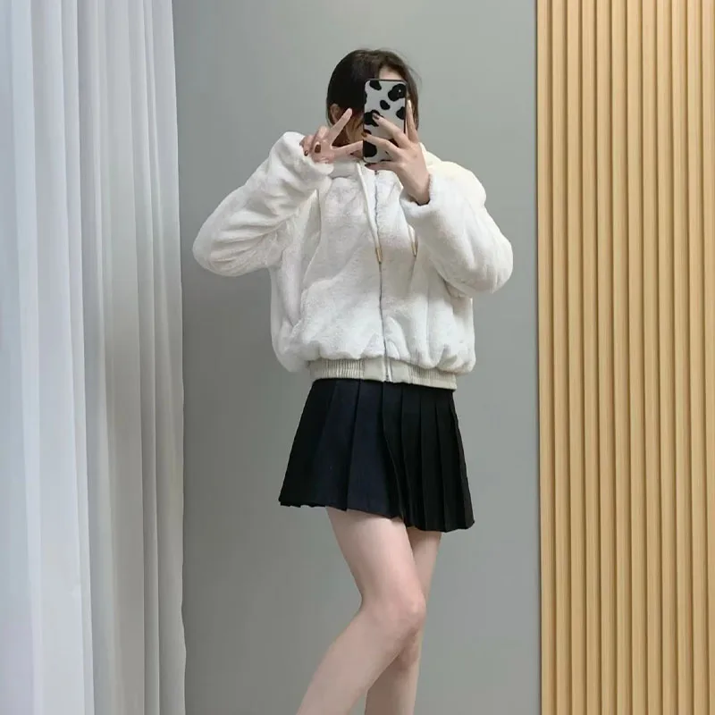 

ZATRHMBM Women 2023 New Fashion Faux Fur Effect Hooded Cropped Coat Vintage Long Sleeve Zip Fly Female Outerwear Chic Tops