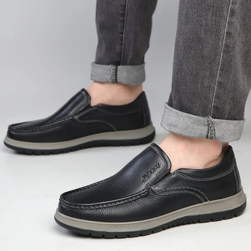 2026 Spring and Autumn Fashion New Casual Comfortable Flat Flat Men's Shoes Simple and Versatile Set Mouth Men's Shoes
