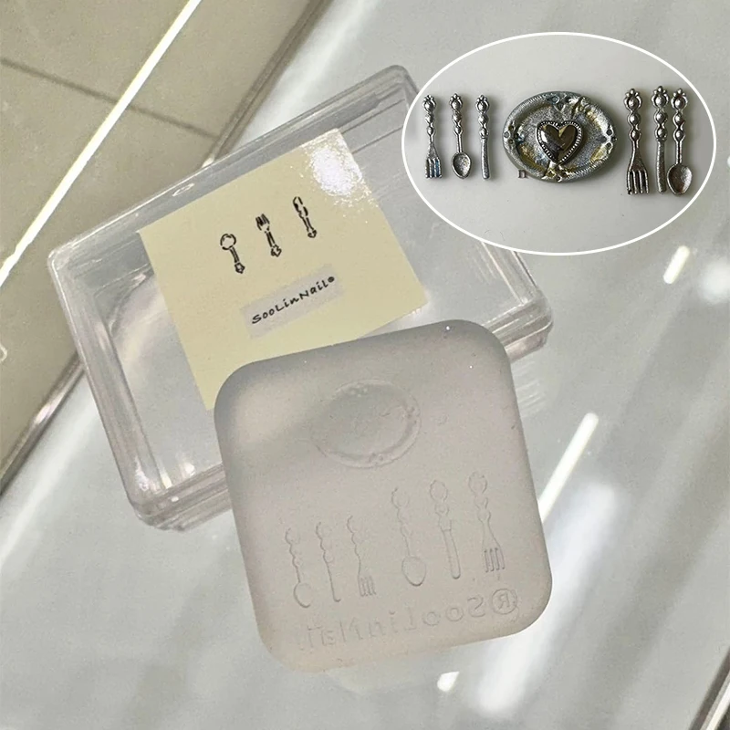 새로운 식기 시리즈 나이프 포크 스푼 3D 실리콘 네일 몰드 네일 아트 소프트 스탬핑 플레이트 DIY 매니큐어 조각 템플릿