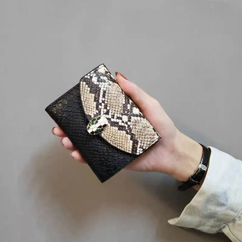 Women's Wallet with Retro Design Large Capacity Wallet Multiple Card Slots Mini Card Bag Women's Multifunctional Hand-held Bag - 3