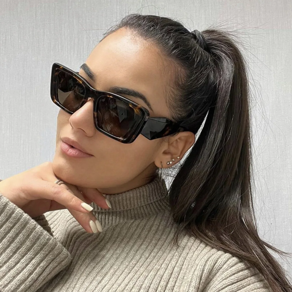 Vintage Rectangle Sunglasses For Women Black Large Frame Eyewear_voghion.com