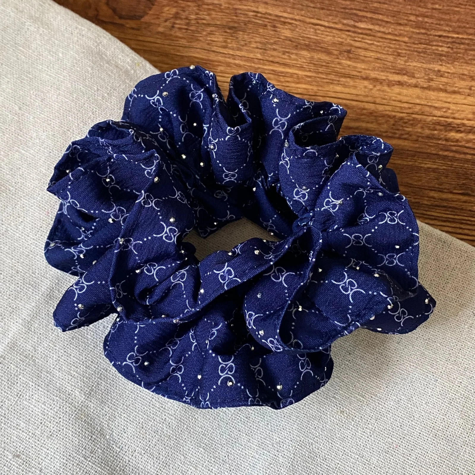 1PC  Scrunchies Women's Glittery Patterned Hair Accessories Elastic Hair Ties For Daily, Party, Gift, Fashionable Looks